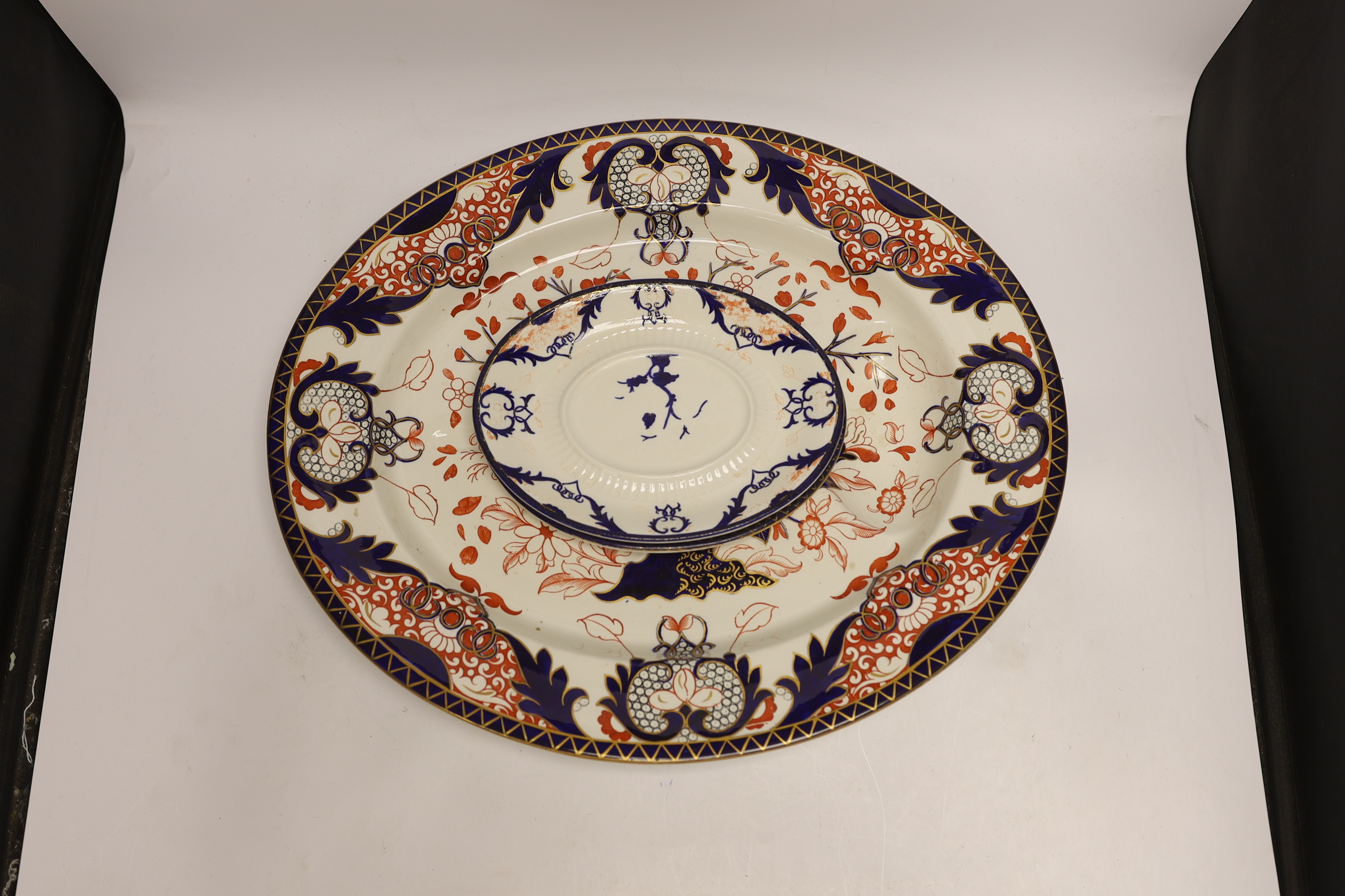 A Royal Crown Derby Japan pattern meat dish, together with three other, matching, damaged pieces (4)